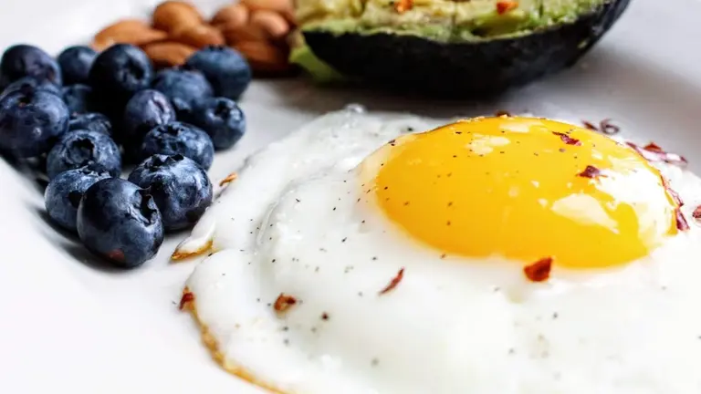 5 Formas de fre&iacute;r huevos &iquest;Qu&eacute; forma es la m&aacute;s sana y menos cal&oacute;rica?