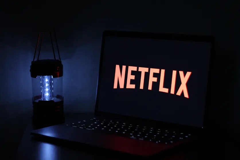 Plan de fin de semana: Maratón de series con tus amigos en Netflix Party. Foto Unsplash.