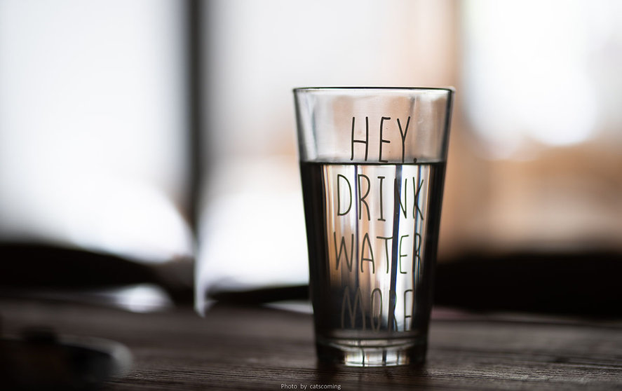 Cómo beber agua (si no te gusta) y estar súper hidratado en verano