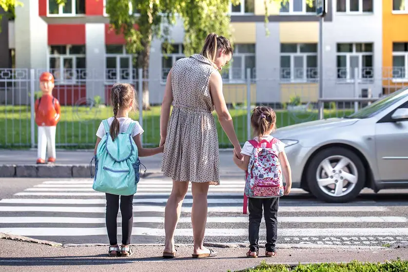 Cómo lavar la ropa de los niños para evitar contagios en el colegio. Foto freepik.