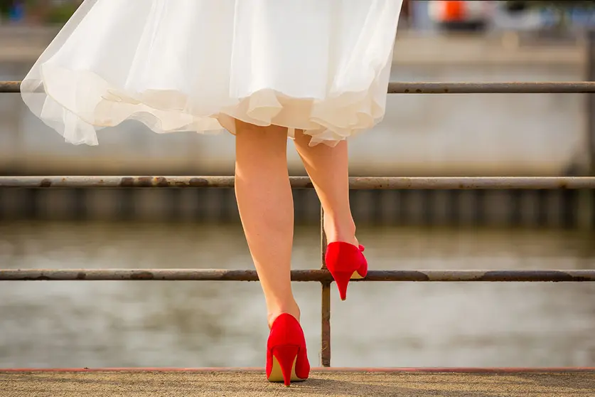 Cómo caminar con tacones de forma fácil y sencilla sin caerte al suelo. Foto Unsplash.