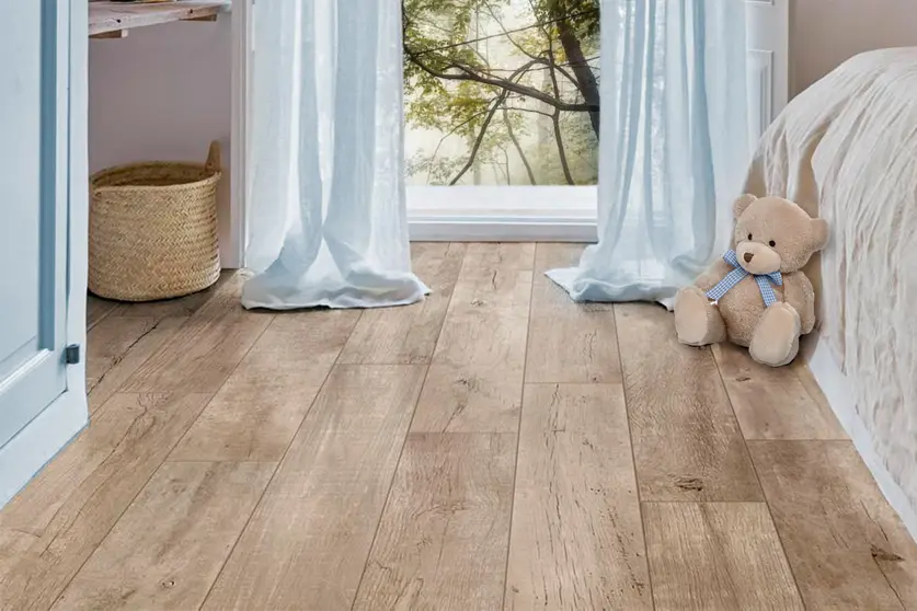 LImpiar suelo porcelánico imitación madera