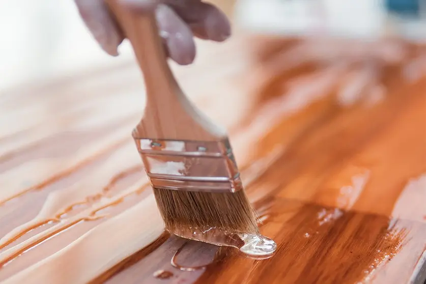 Pintar caja de de madera de la persiana