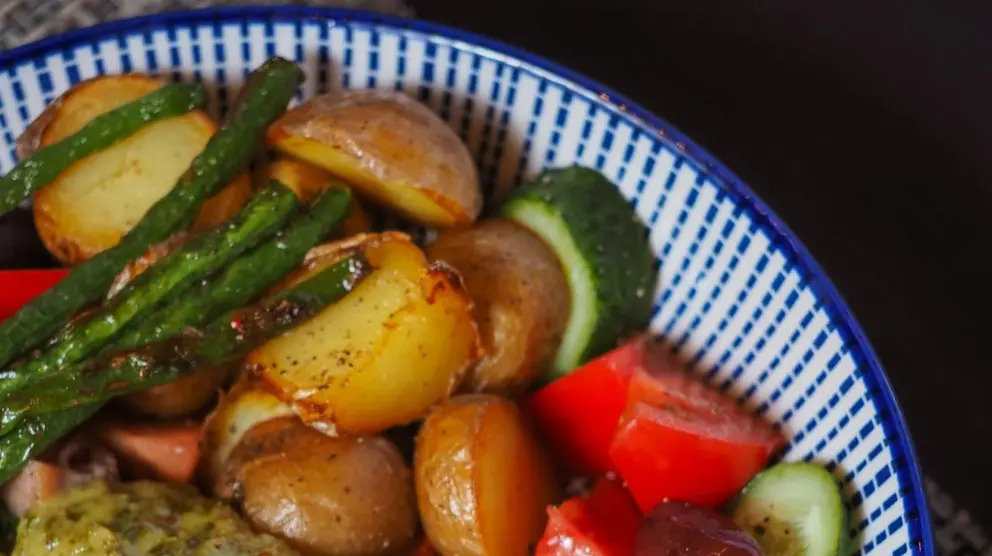 Ensalada de patatas cocidas.