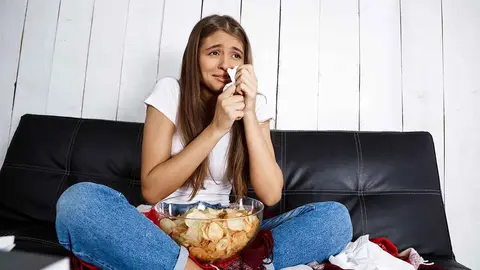 Top 5 películas que nos hacen llorar como unas magdalenas. Foto freepik.