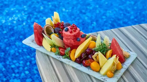 Guía de alimentos ricos e hidratantes para refrescarte este verano