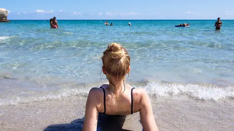 ¡Cambia de look en verano! 4 peinados sencillos para el buen tiempo. Foto Unsplash.