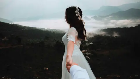 Bodas verano 2020: Si vas a dar el sí, acierta con tu vestido de novia. Foto Unsplash.