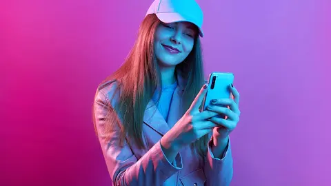 Consigue los mejores descuentos en móviles Xiaomi este Black Friday. Foto Freepik.