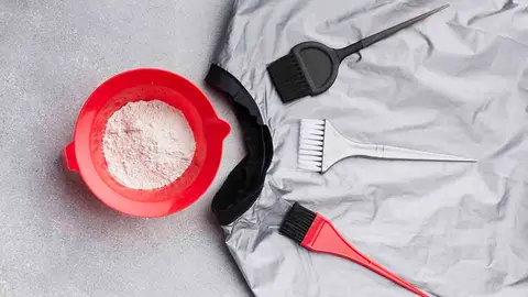 6 Razones por las que usar tintes sin amoníaco en tu cabello. Foto Freepik.