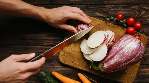 ¿Cómo hacer la ensalada de berenjena perfecta? La deliciosa y sana receta que está de moda.