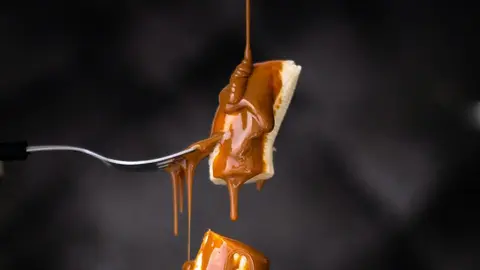 ¿Cómo hacer dulce de leche con leche condensada? Receta casera de dulce de leche.