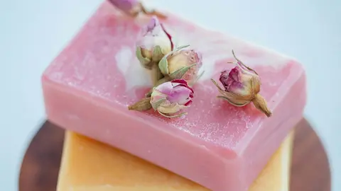 ¿Cómo hacer jabón casero? Ingredientes, herramientas y paso a paso.