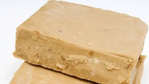 Como hacer turrón casero, la receta de turrón de Jijona o turrón blando más deliciosa para Navidad. Foto de: Juanmonino.