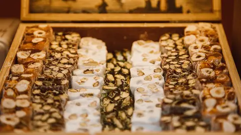 &iquest;Qu&eacute; tipos de turrones existen? Cu&aacute;les son los que m&aacute;s triunfan en Navidad.