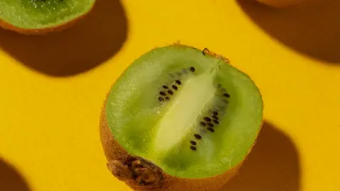 &iquest;Qu&eacute; propiedades tiene el kiwi? Beneficios que debes conocer.