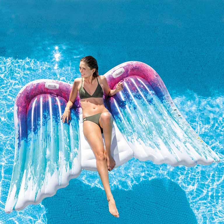 regalos para un día en la piscina: alas de angel colette miller