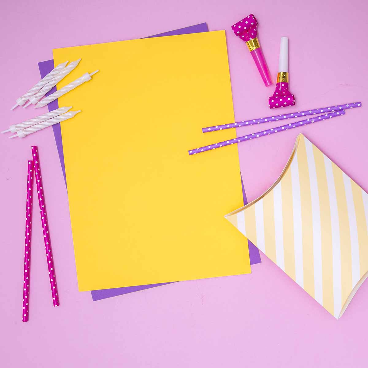 6 consejos para organizar una fiesta de verano en tu casa_invitaciones_freepik