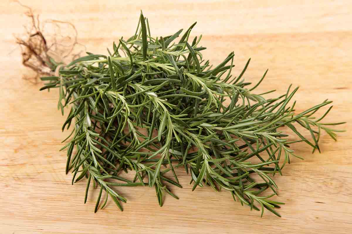 Cómo oscurecer canas remedios caseros