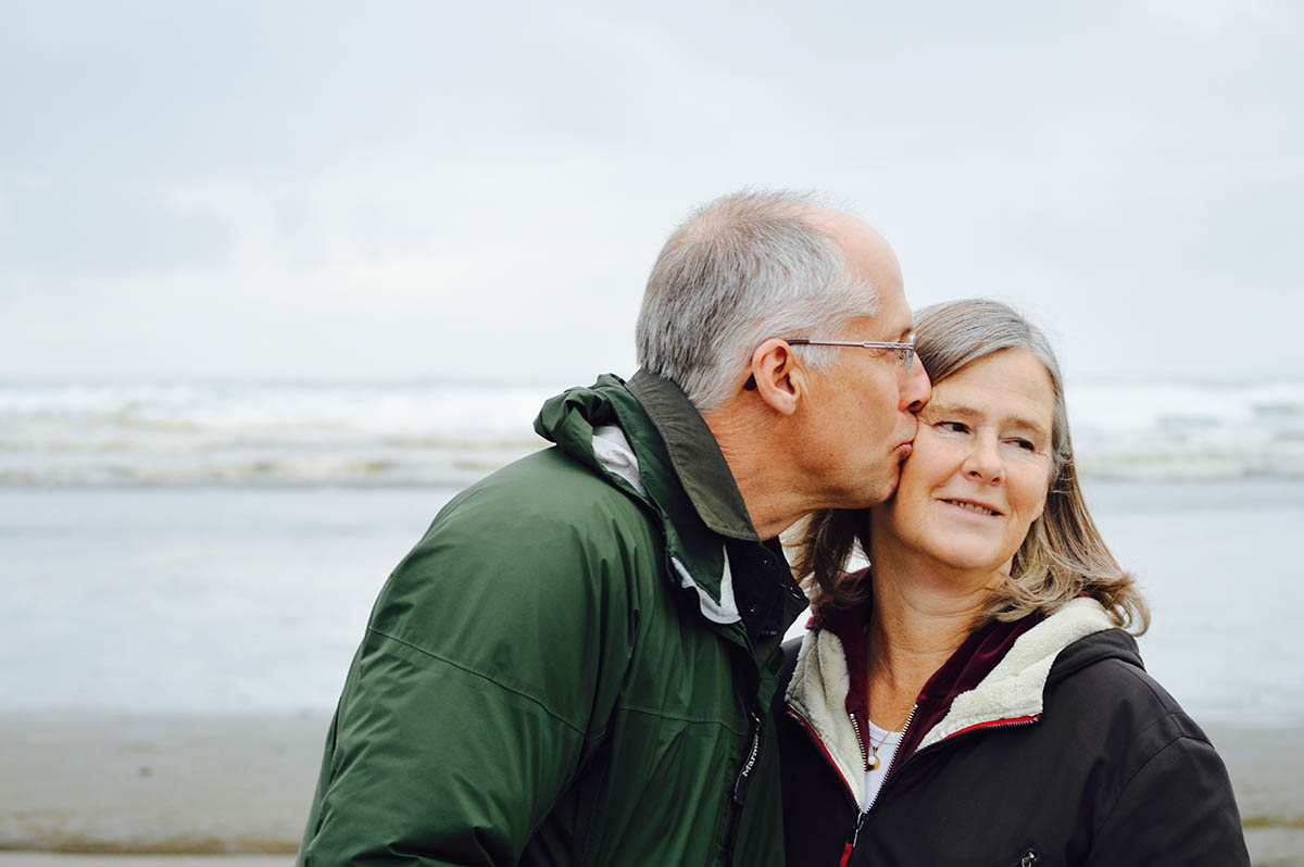 infidelidad pareja unsplash matrimonio canas