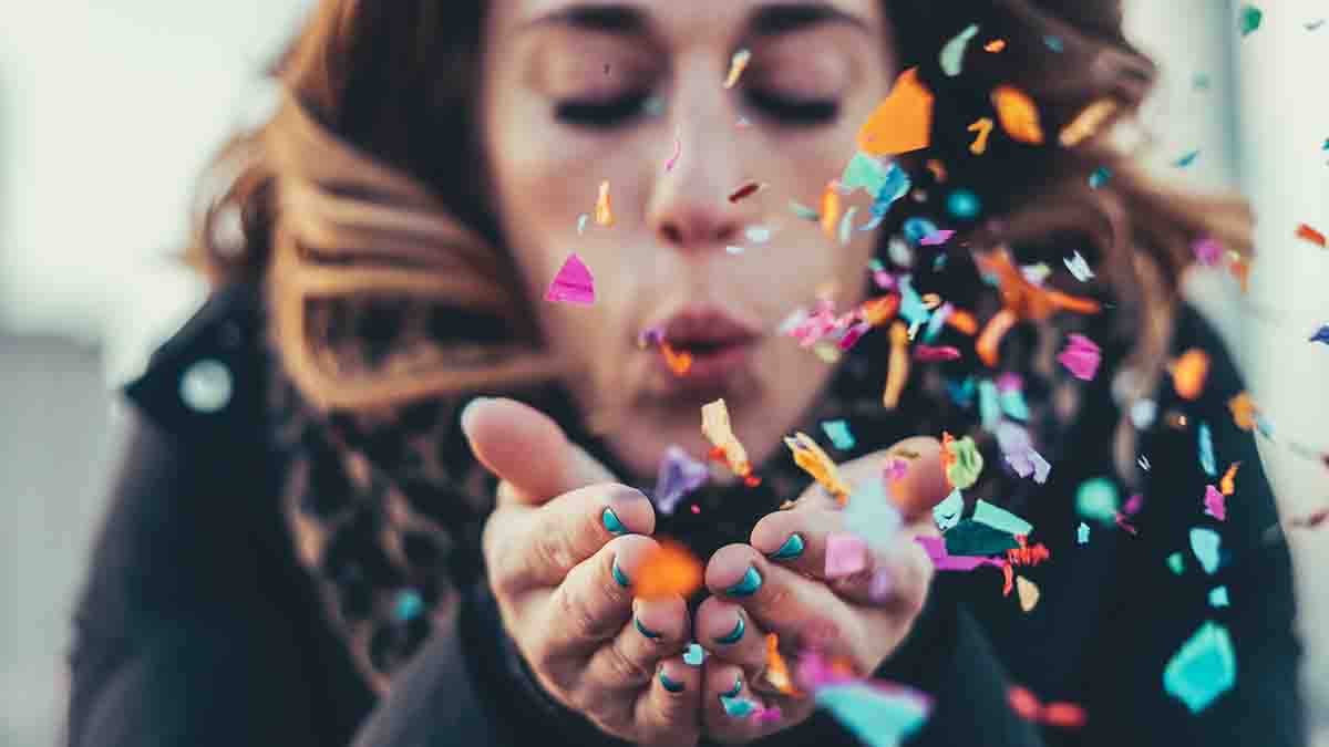 propositos año nuevo navidades felices fiesta confetti unsplash