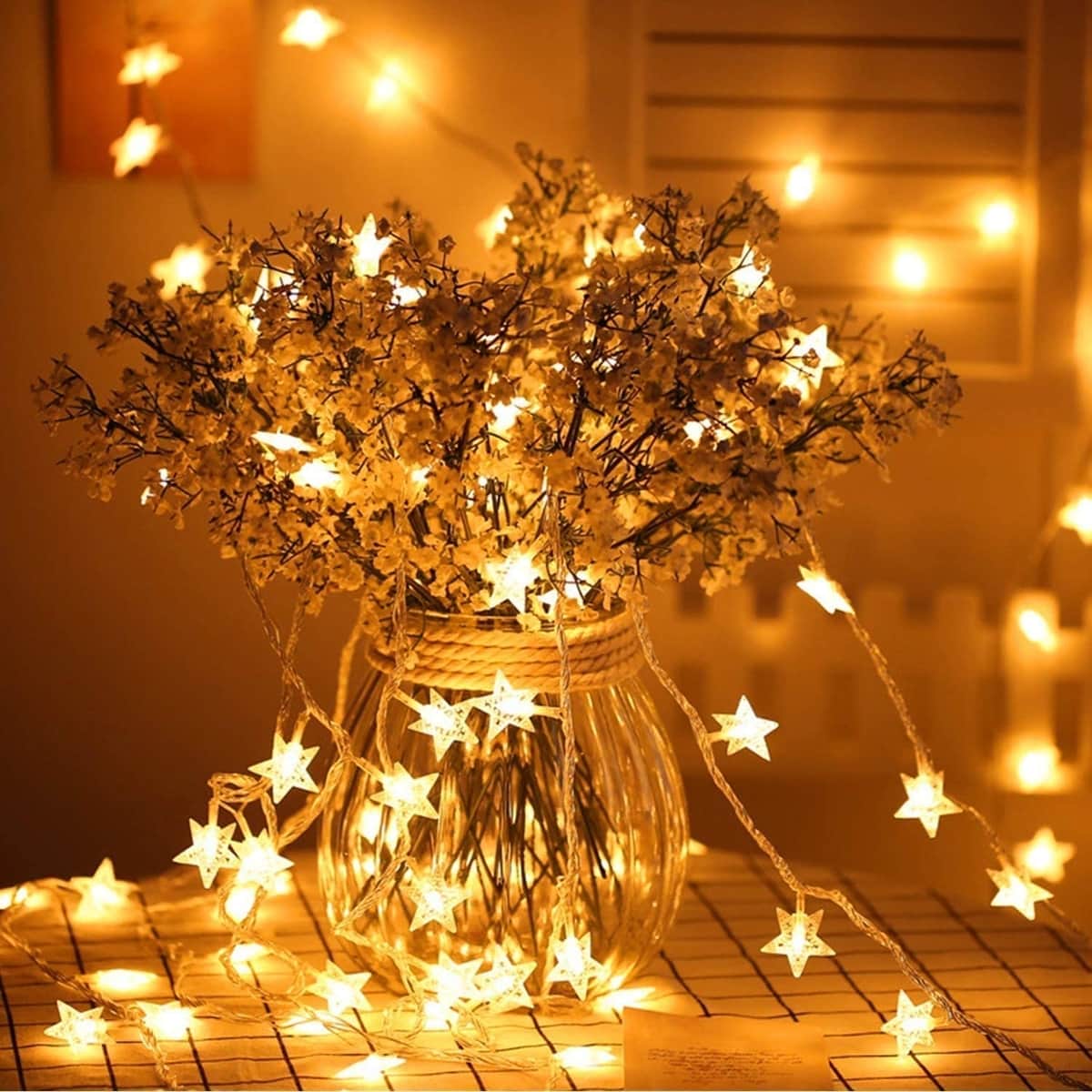 Luces LED Navidad 2020: decorar habitación