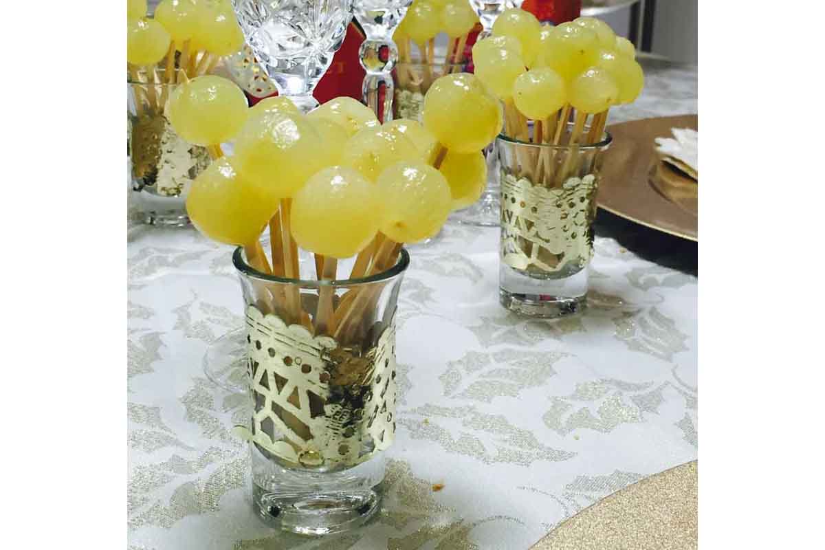uvas en vaso de chupito nochevieja 2020