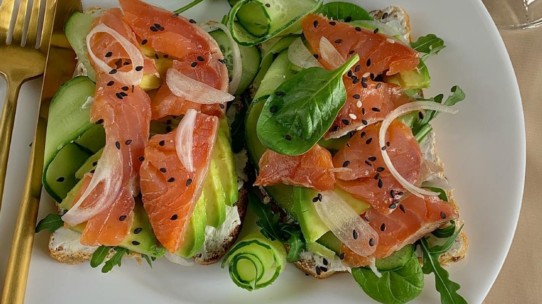 A la tosta le puedes añadir algún otro ingrediente, todo depende de tus gustos.